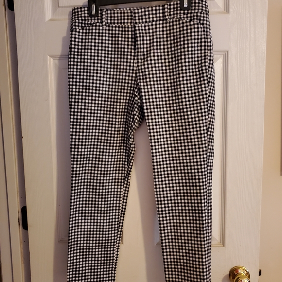 Old Navy Pants - Stylish Black and White Women's Pixie Pants